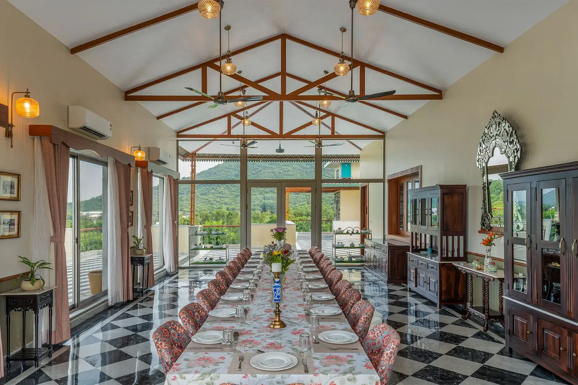 best restaurant in udaipur near fateh sagar