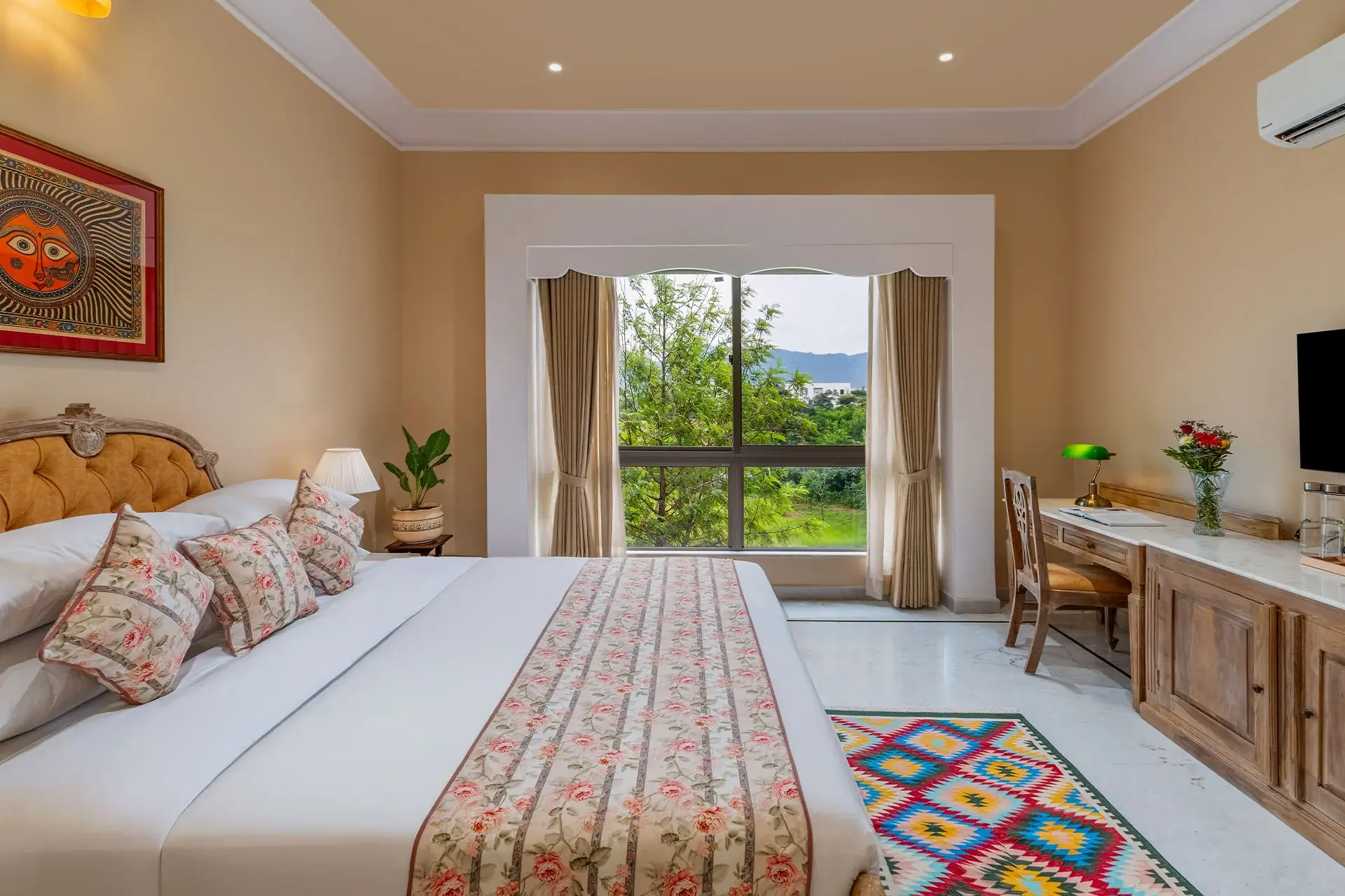 best hotel in udaipur near fateh sagar