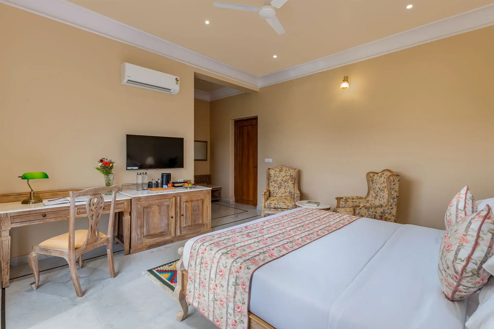 boutique stay in udaipur with nature view