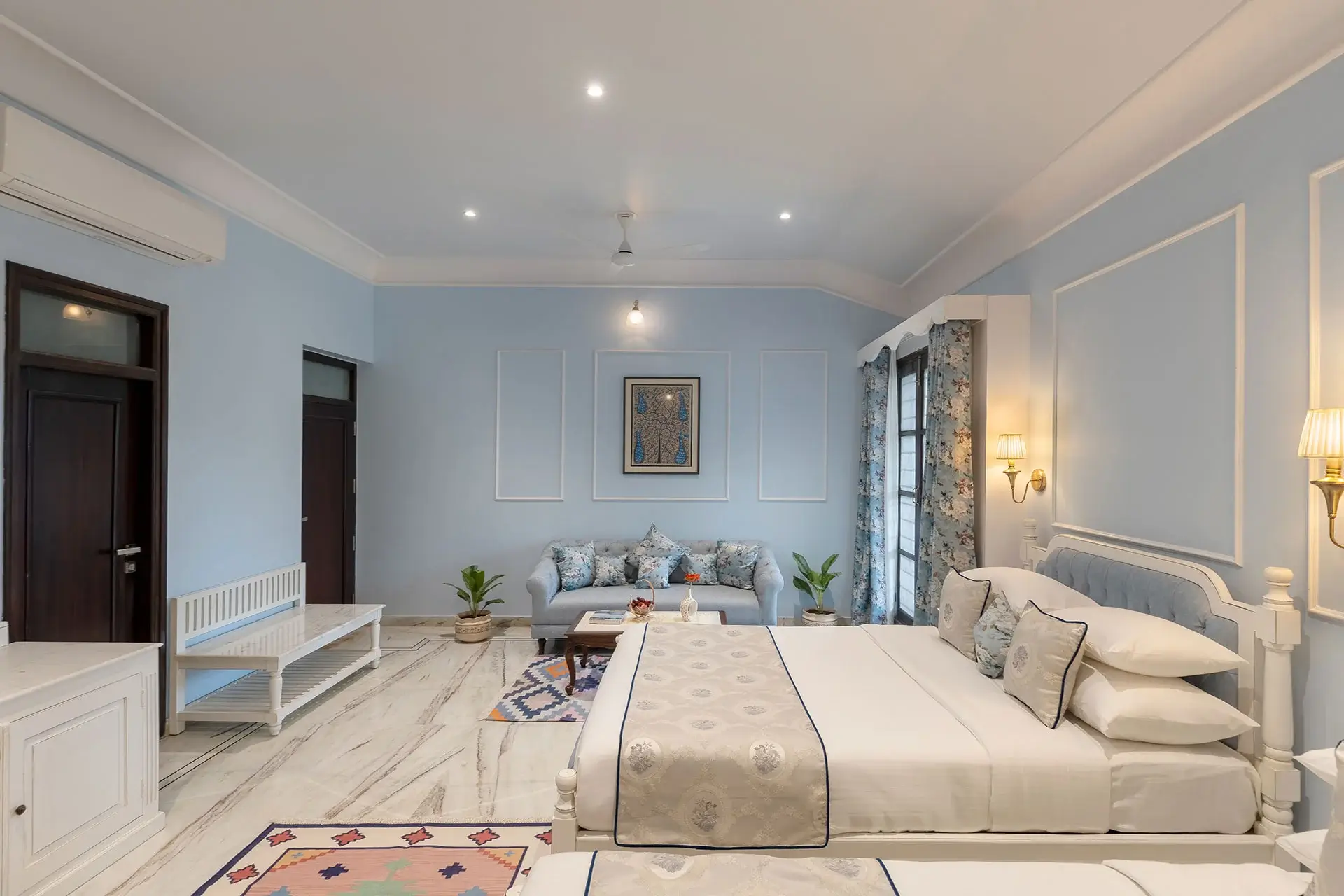 best hotel in udaipur near fateh sagar lake