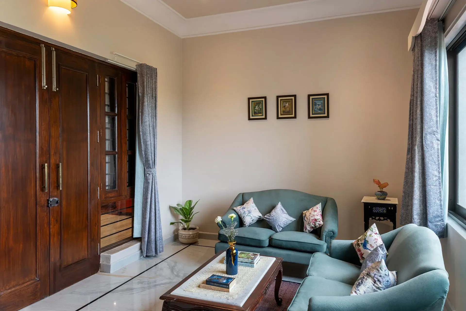 hotel stay in udaipur