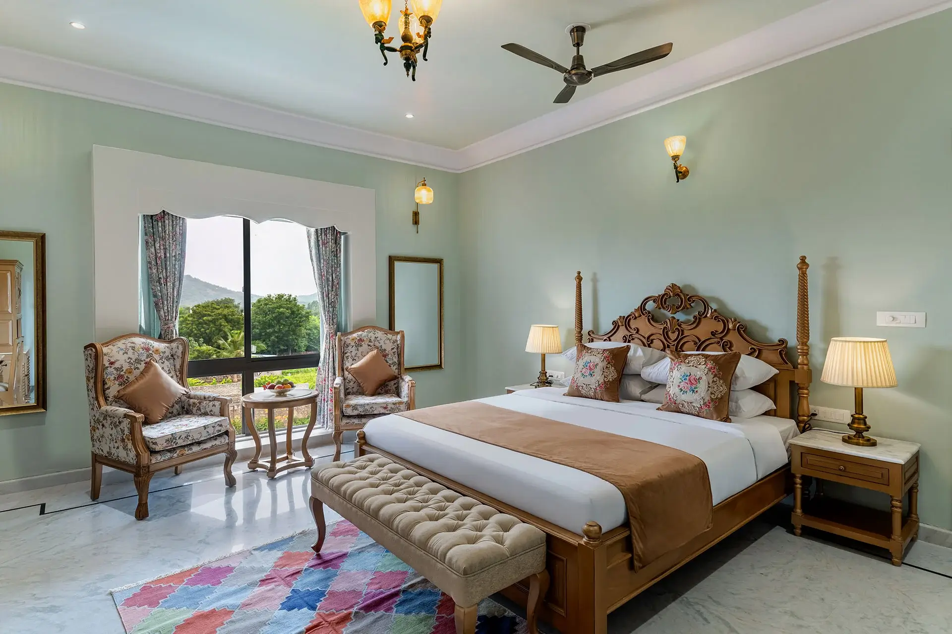 couple friendly stay in udaipur